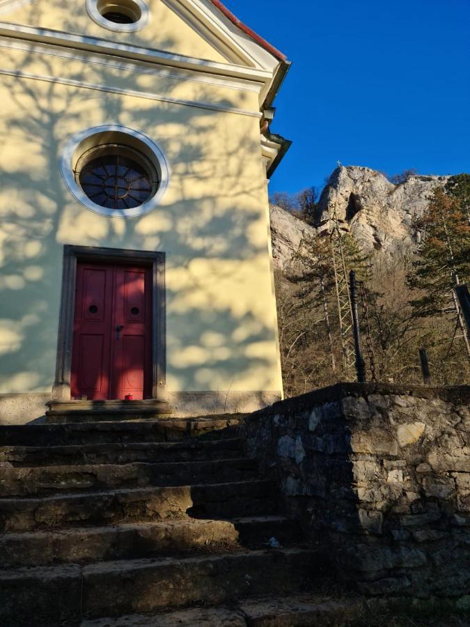 Hotel Obecná Škola Svatý Jan pod Skalou Esterno foto
